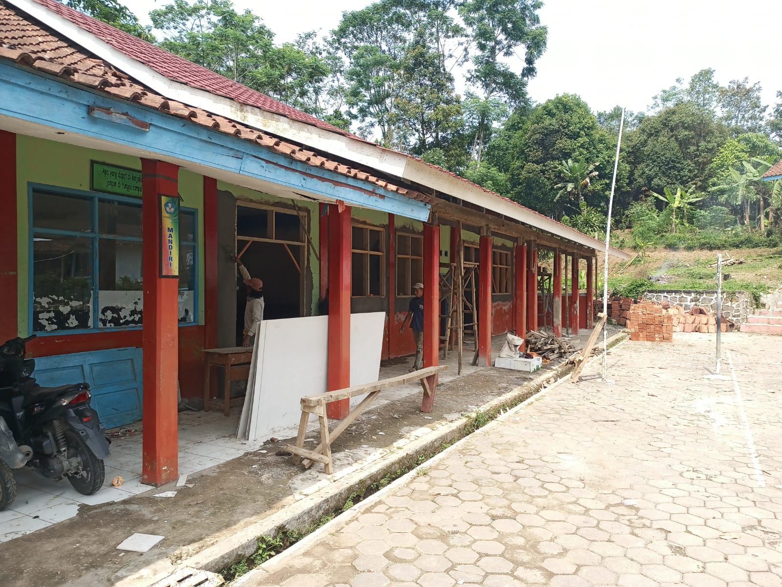 Puluhan Proyek RKB Siluman Tak Bertuan di Kec Cipongkor Sindangkerta dan Gununghalu KBB