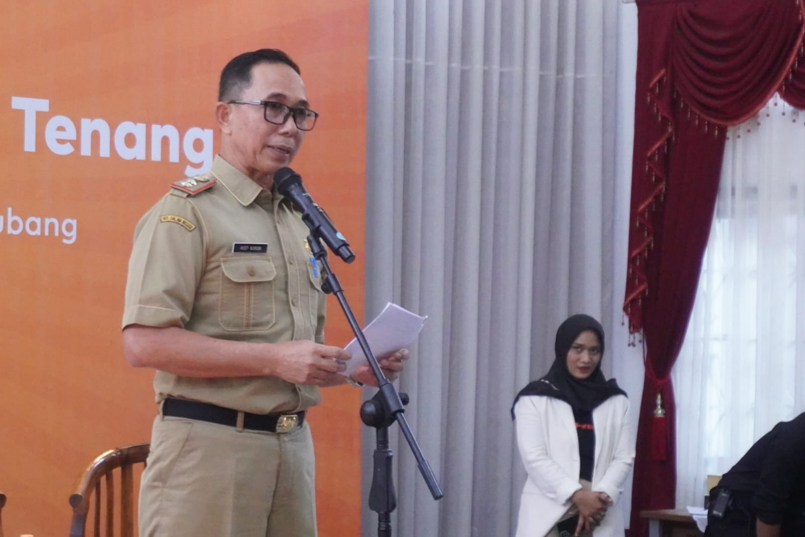 Sekda Kab Subang H. Asep Nuroni, Sos, M.Si, Membuka Acara Kegiatan Sawala Literasi dan Inklusi Keuangan Tahun 2023