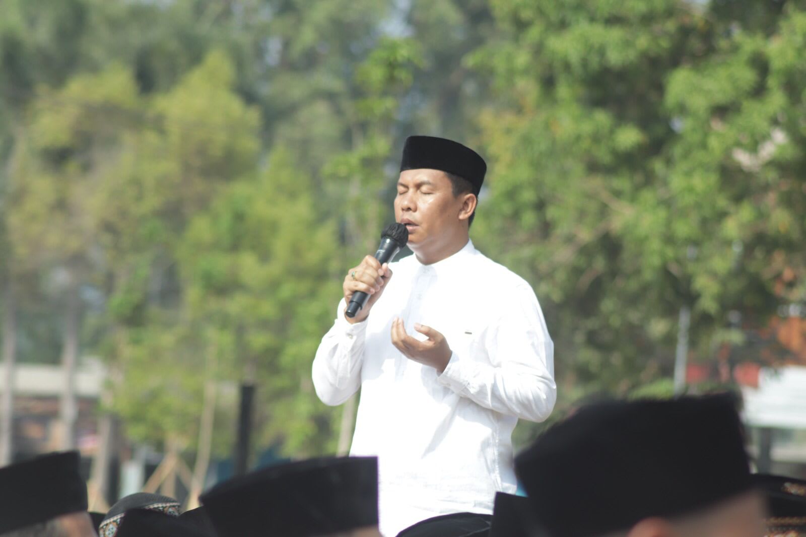 KANG JIMAT AJAK SELURUH MASYARAKAT LAKSANAKAN SHALAT ISTISQA'