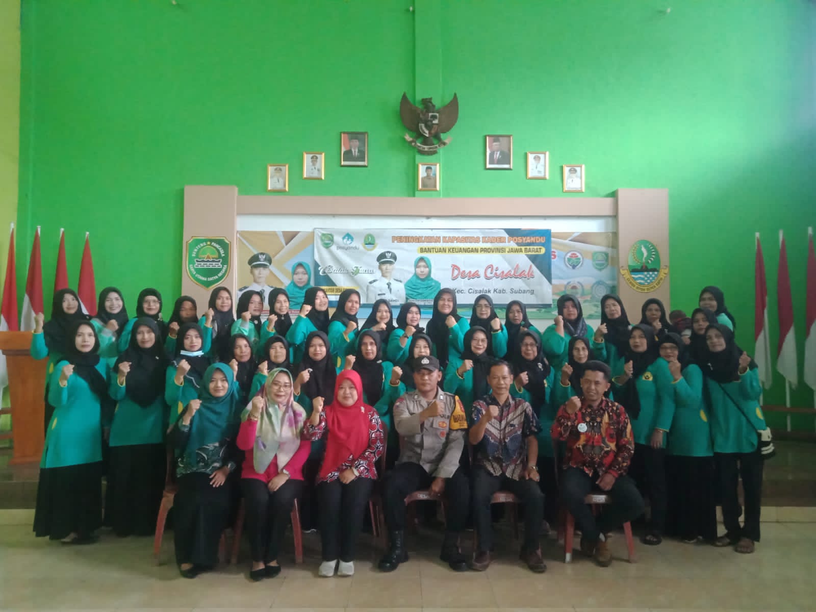 Bhabinkamtibmas Desa Cisalak Dampingi Acara Peningkatan Kapasitas Kader Posyandu Desa Cisalak