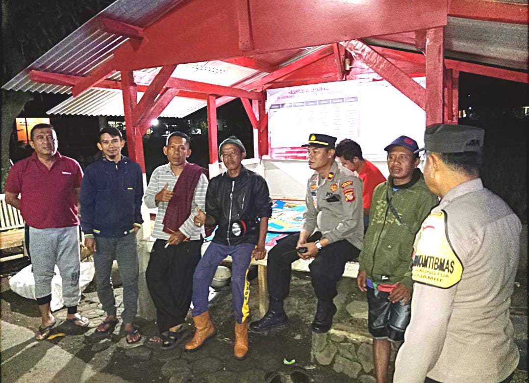 MONITORING MASYARAKAT YANG SEDANG MELAKUKAN RONDA MALAM DIWILAYAH HUKUM POLSEK CIJAMBE