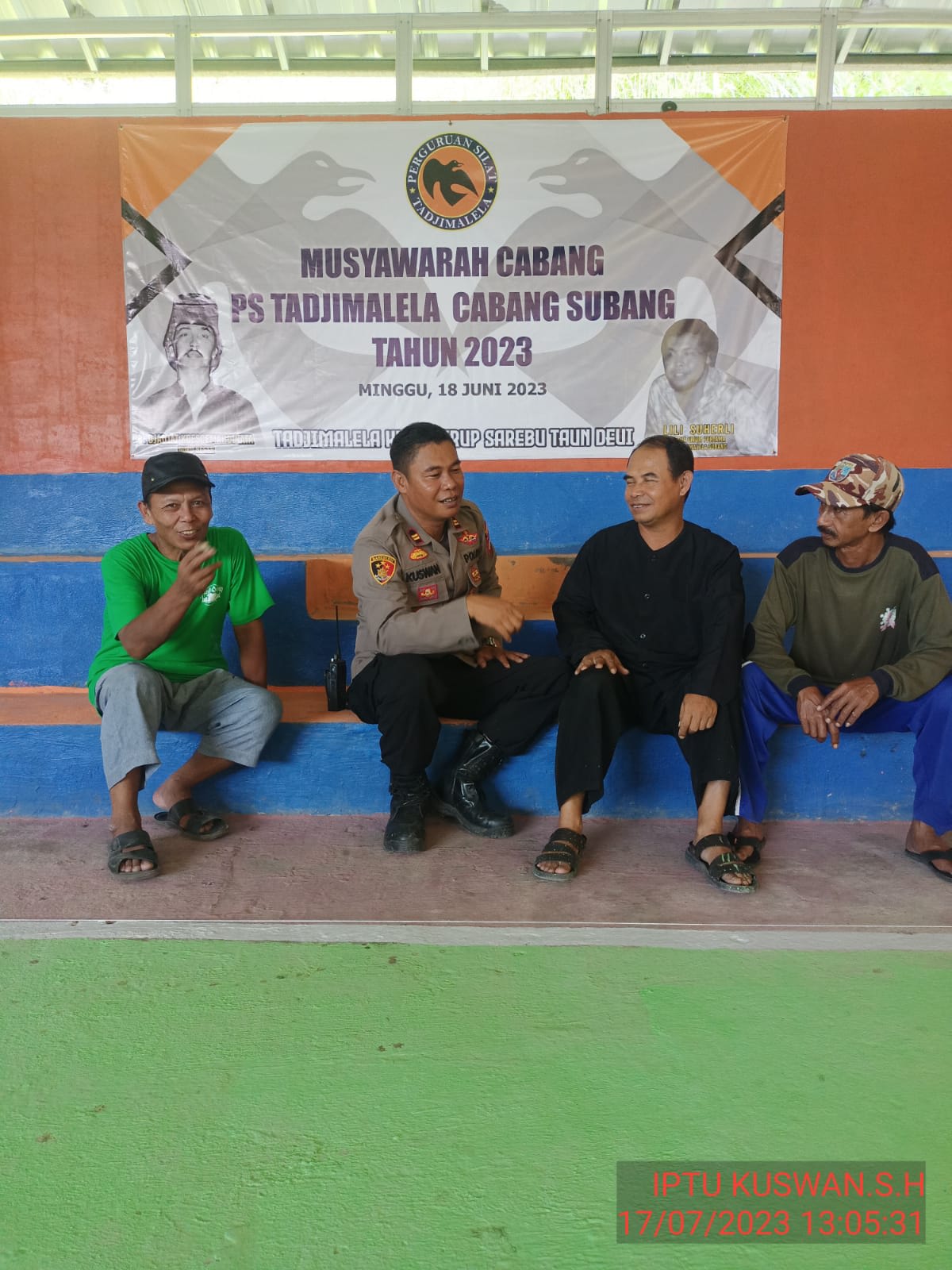 KAPOLSEK CIJAMBE SILATURAHMI PADA PERGURUAN SILAT TAJIMALELA