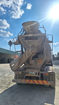 Used Tata Novus 3439 Croncrete / Cement Mixer Truck ( 6m3) 4