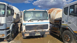 Used Mercedes-Benz V-Series Concrete / Cement Mixer Truck (6m3) 2
