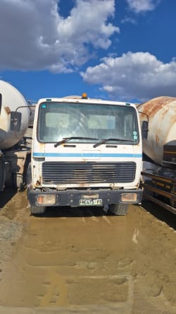 Used Mercedes-Benz V-Series Concrete / Cement Mixer Truck (6m3) 4