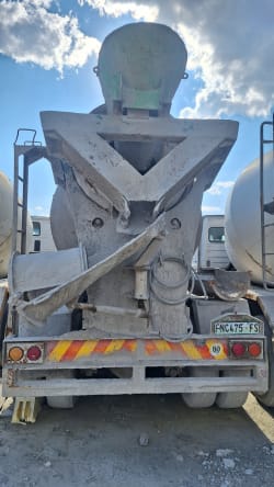 Used Mercedes-Benz V-Series Concrete / Cement Mixer Truck (6m3) 6