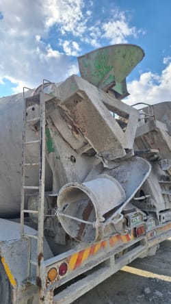 Used Mercedes-Benz V-Series Concrete / Cement Mixer Truck (6m3) 8