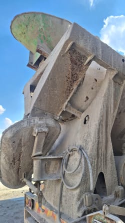Used Mercedes-Benz V-Series Concrete / Cement Mixer Truck (6m3) 10
