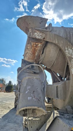 Used Mercedes-Benz 3535 Axor Concrete / Cement Mixer Truck ( 8m3 ) Newta 2026-0012 10