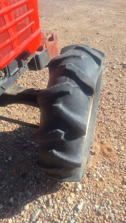 Yanmar YN330D Tractor 10