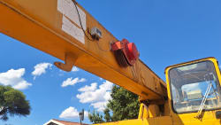 Grove 18 ton All Terrain Crane Truck 9