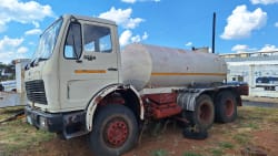 Used Mercedes-benz 2224 8000lt Watertank / Water TankTruck 3