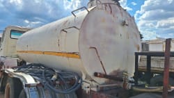 Used Mercedes-benz 2224 8000lt Watertank / Water TankTruck 6