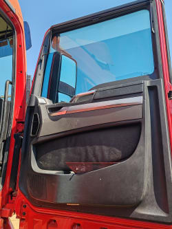 MAN TGX 26.540 Truck Tractor 16
