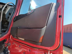 Volvo 480 Globetrotter Truck Tractor 19