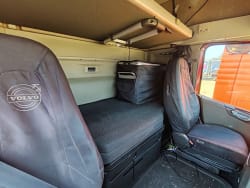 Volvo 480 Globetrotter Truck Tractor 22