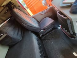 Volvo 480 Globetrotter Truck Tractor 24