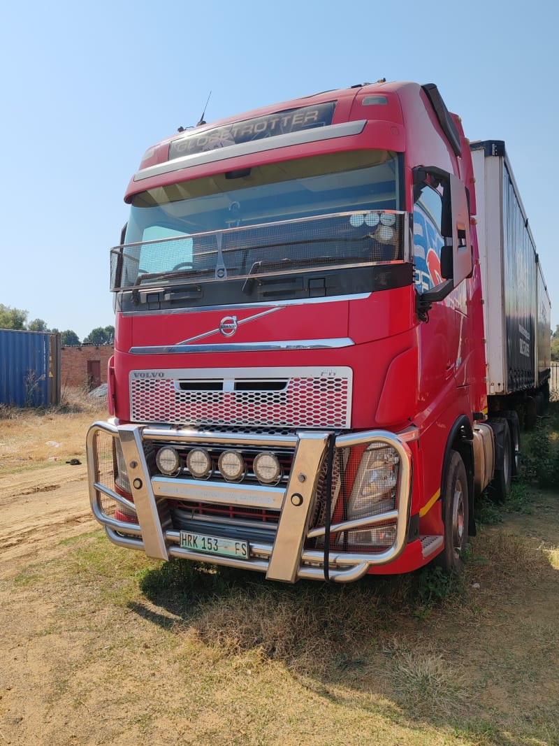 Volvo 480 Globetrotter Truck Tractor