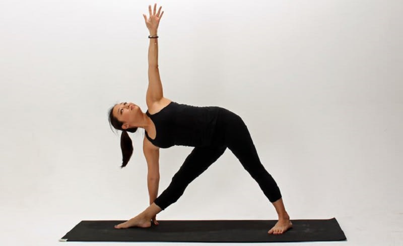 triangle pose trikonasana