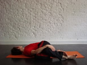 reclining eagle twist