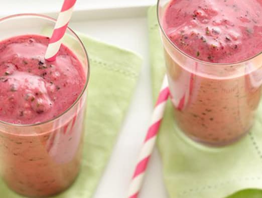 Gluten Free Kale Berry Smoothie