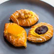 Mini Danish pastries (H)