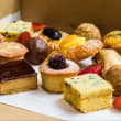 Assorted mini sweets (H)