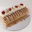 Pavlova Cake