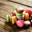 16 pack mini macarons