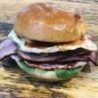 Egg & bacon roll