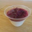 Berry yoghurt pot