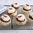 Scones with Jam, Cream & Strawberries (2pp)