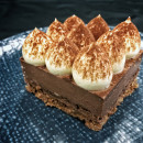 Mini Dark chocolate & hazelnut crunch mousse cake (15 pcs)
