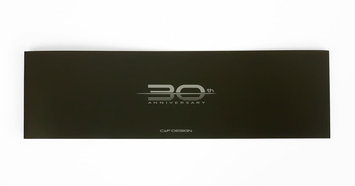 横長の巻き三つ折りパンフレット(片面マットPP加工あり)