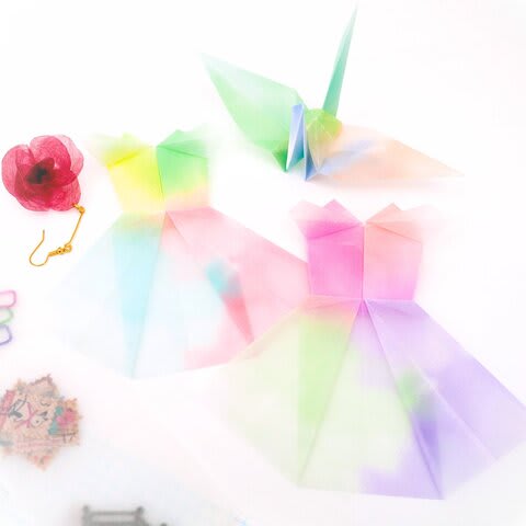 透け感がかわいい「グラシン折り紙」