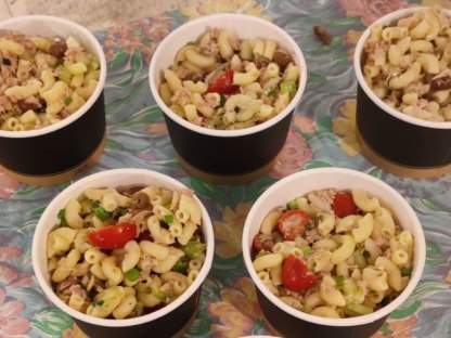 5 pots with pasta salad