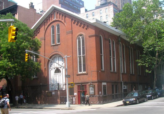 Rent an apartment to tourists for a day through Your Price Booking | Rose Hill, Manhattan, New York City, USA