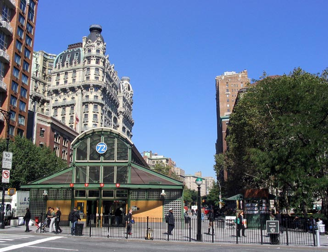 Rent an apartment to tourists for a day through Your Price Booking | Upper West Side, Manhattan, New York City, USA