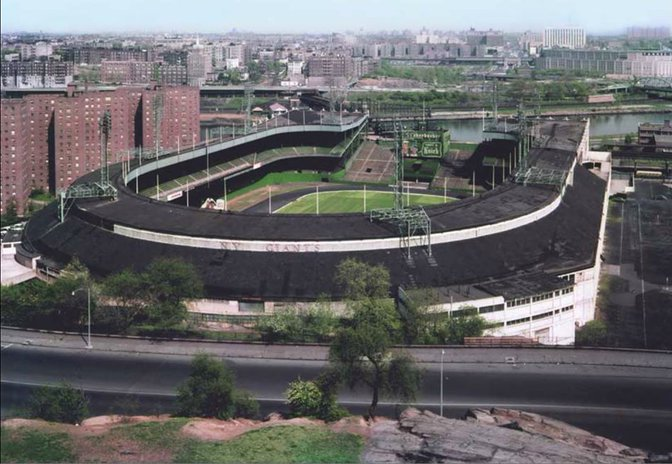 Rent an apartment to tourists for a day through Your Price Booking | Polo Grounds, Manhattan, New York City, USA