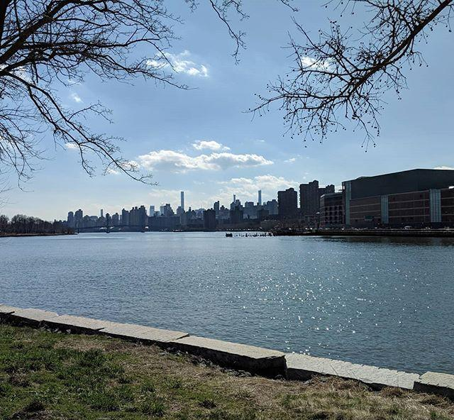 Rent an apartment to tourists for a day through Your Price Booking | Randall's Island, Manhattan, New York City, USA