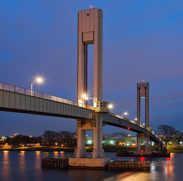 Rent an apartment to tourists for a day through Your Price Booking | Wards Island, Manhattan, New York City, USA
