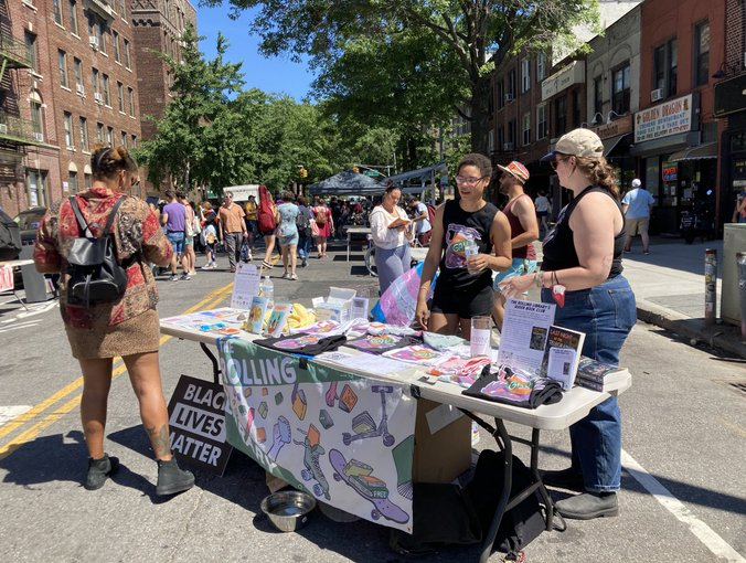 Rent an apartment to tourists for a day through Your Price Booking | Astoria Heights, Queens, New York City, USA