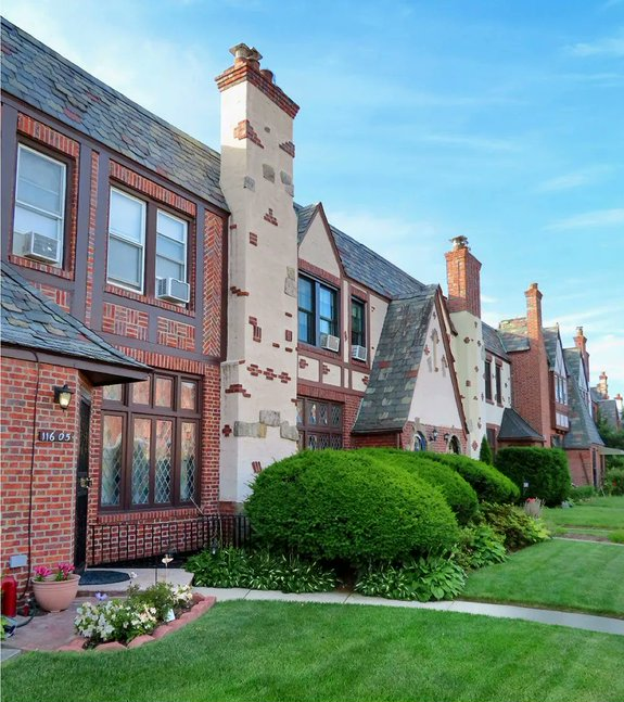 Rent an apartment to tourists for a day through Your Price Booking | Cambria Heights, Queens, New York City, USA