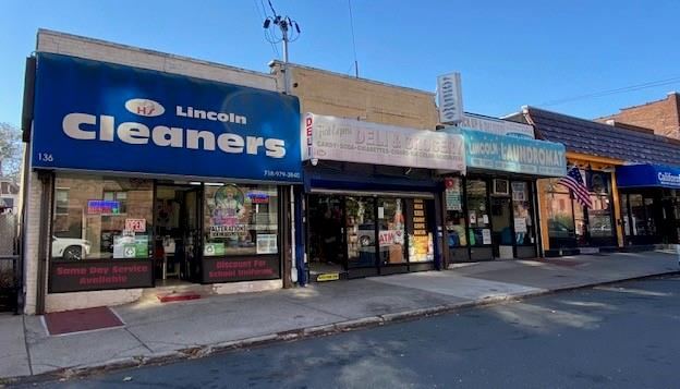 Rent an apartment to tourists for a day through Your Price Booking | Grant City, Staten Island, New York City, USA