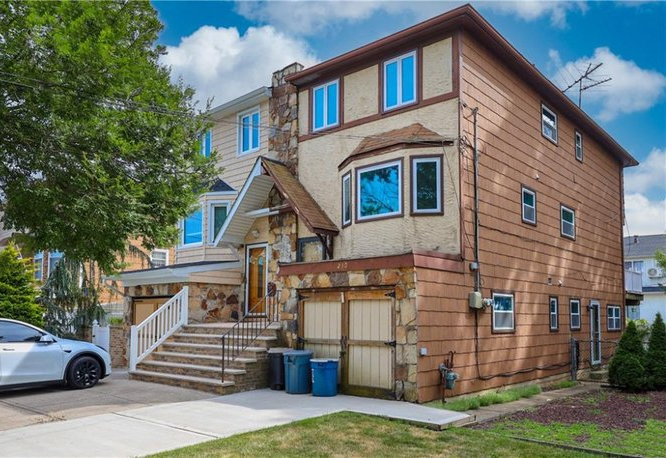 Rent an apartment to tourists for a day through Your Price Booking | New Dorp, Staten Island, New York City, USA