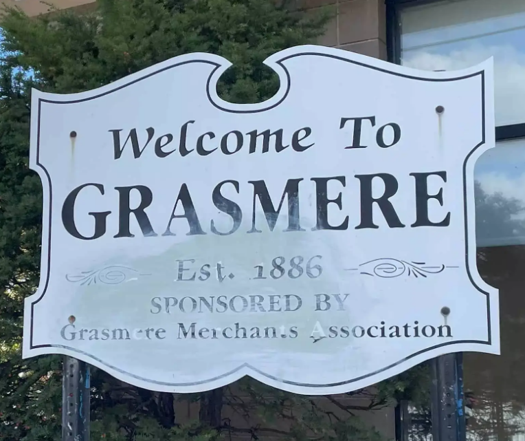 Rent an apartment to tourists for a day through Your Price Booking | Grasmere, Staten Island, New York City, USA