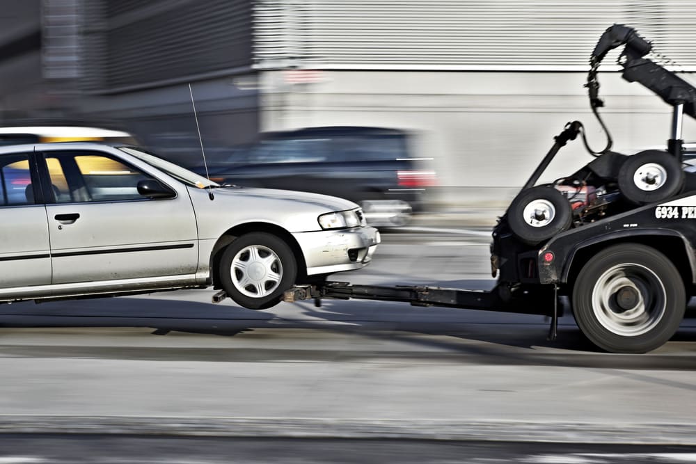 5 Cases Where You Should Call a Tow Truck | YourMechanic Advice