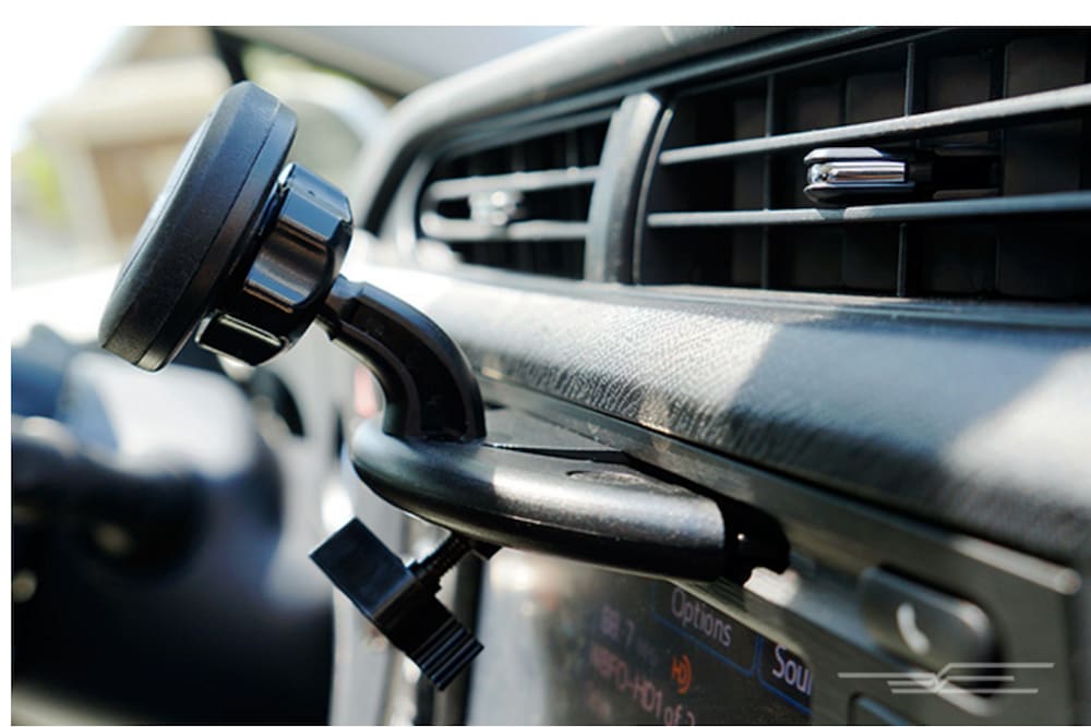 best cell phone dash mount