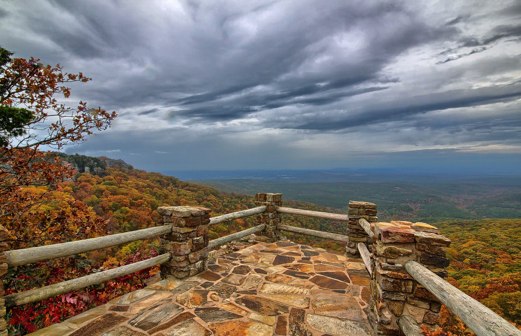 Mount Magazine风景旁的Arway Arkansas