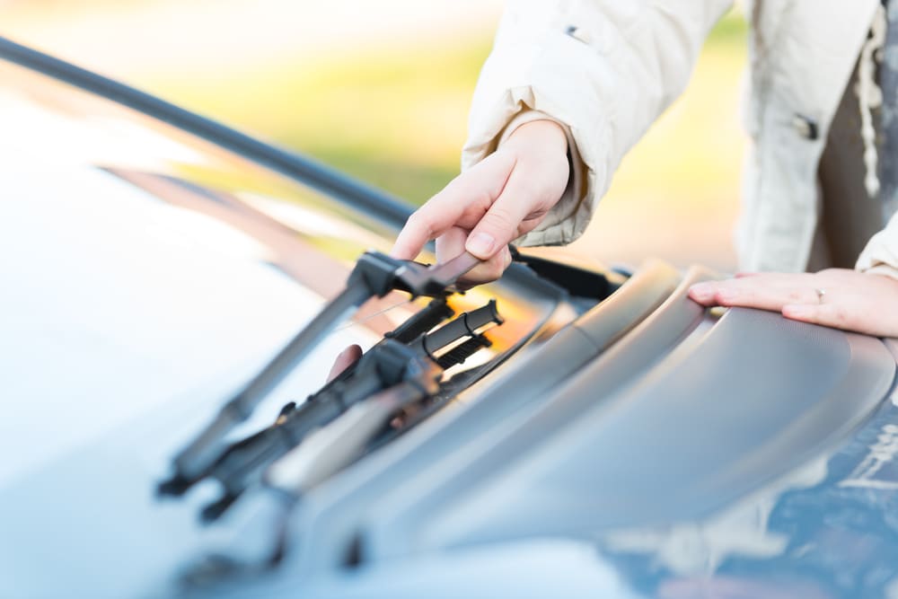 how to clean wiper blades